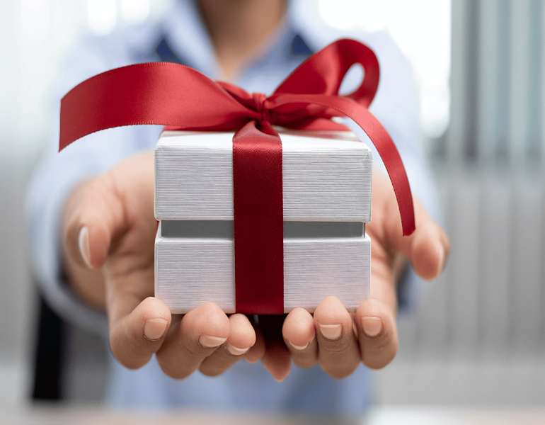 The Real Estate Closing Gifts Guide: What to Get Your Clients